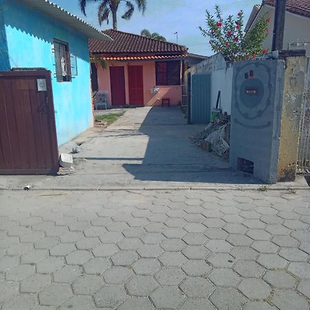 Kitinete Pequena Em Patio Compartilhado Villa Florianopolis Ngoại thất bức ảnh